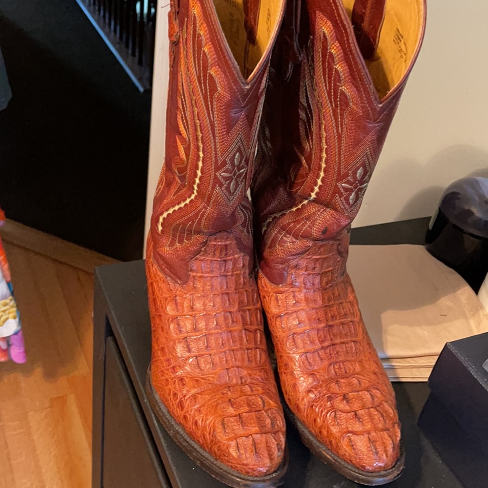 Boots - Picture 4 of 5